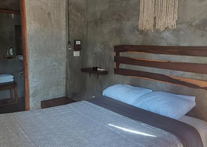 Studio 11 Hotel